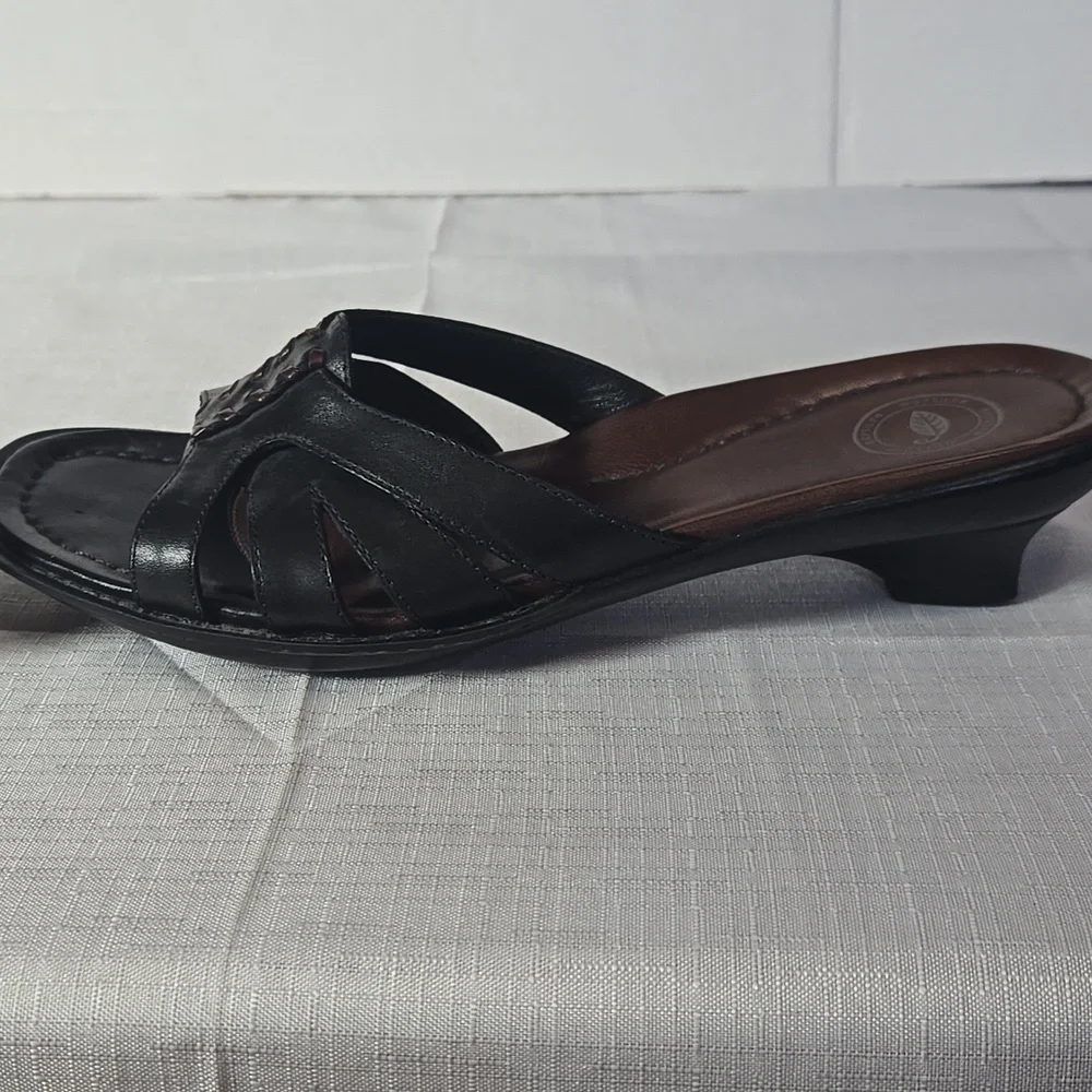 Nurture Womens Sandals Heels Leather Sz 9 Black Heel Slip On Shoes
